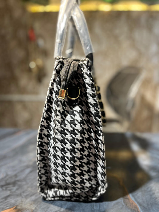 Elegant Black & White Shoulder Purse/Bag with Sleek Handle – Perfect for Any Occasion