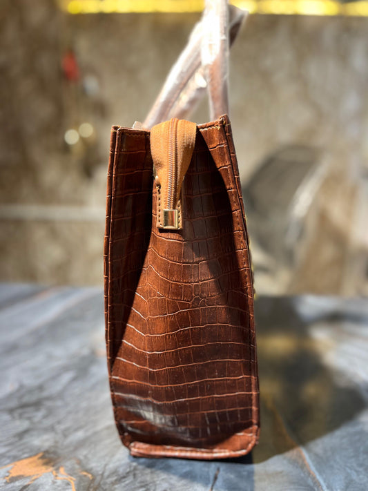 Imported Elegant Brown Shoulder Purse/Bag with Sleek Handle – Perfect for Any Occasion