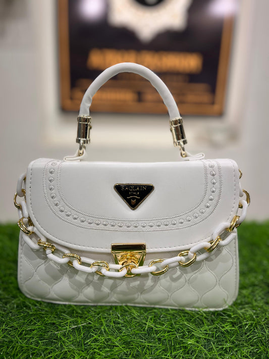 Elegant White Shoulder Purse/Bag with Sleek Handle – Perfect for Any Occasion