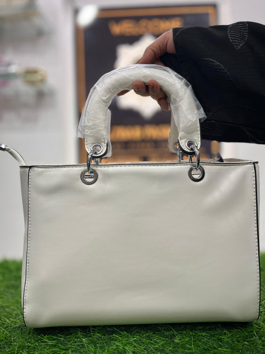 Imported  Elegant White Shoulder Purse/Bag with Sleek Handle – Perfect for Any Occasion