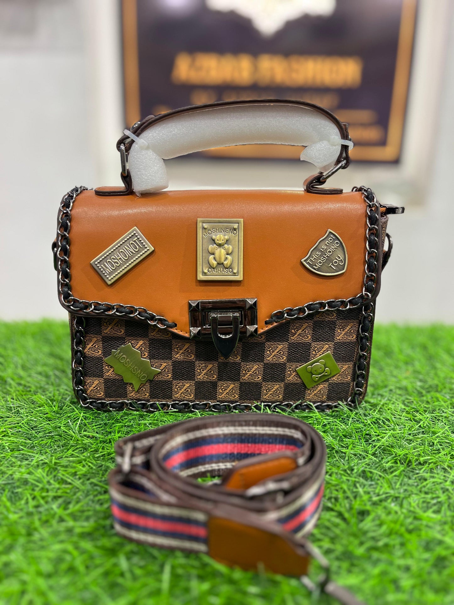 Elegant Brown Shoulder Purse/Bag with Sleek Handle – Perfect for Any Occasion